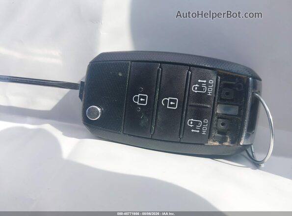 KNDMB5C10H6231938 2017 KIA SEDONA Серебряный Вид панели приборов