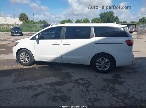 KNDMB5C10H6240624 2017 KIA SEDONA White Widok wnętrza 360 stopni