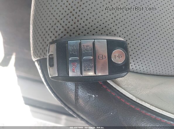KNDMB5C10H6240624 2017 KIA SEDONA White Widok deski rozdzielczej