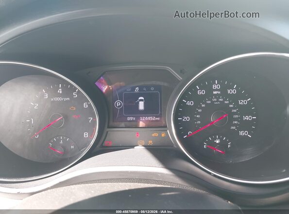 KNDMB5C10H6240624 2017 KIA SEDONA White Widok tylnych siedzeń