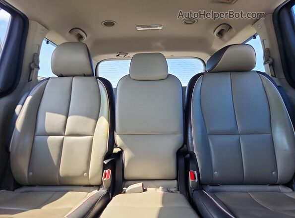 KNDMB5C10H6338665 2017 KIA SEDONA Maroon Rear seats view
