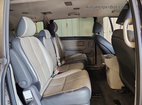KNDMB5C10J6375138 2018 KIA SEDONA Blue Widok wnętrza z tyłu
