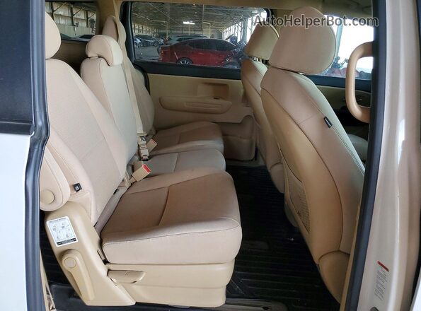 KNDMB5C11G6090845 2016 KIA SEDONA White Vista interior trasera