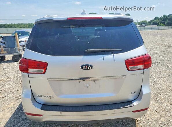 KNDMB5C11H6266522 2017 KIA SEDONA Silver Widok z tyłu