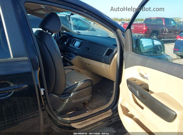 KNDMB5C11H6330428 2017 KIA SEDONA Black Вид салону спереду