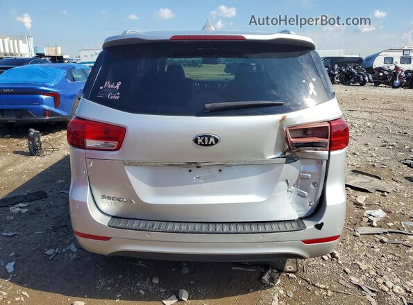 KNDMB5C11J6372524 2018 KIA SEDONA Silver Հետևի տեսք