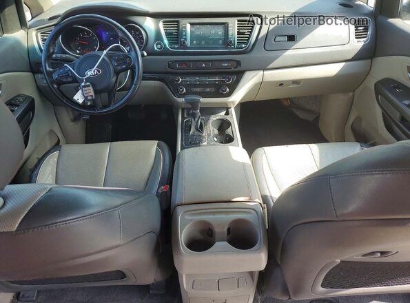 KNDMB5C11J6372524 2018 KIA SEDONA Silver Առջևի վահանակի տեսք