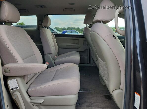 KNDMB5C11K6540678 2019 KIA SEDONA Charcoal Widok wnętrza z tyłu