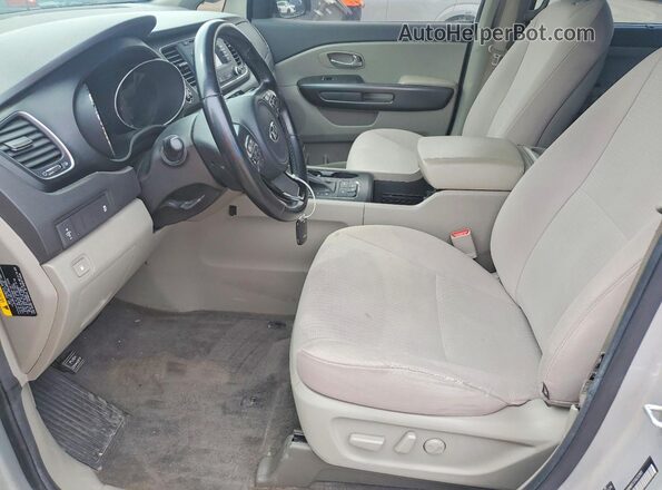 KNDMB5C12G6212905 2016 KIA SEDONA Silver Widok wnętrza z przodu