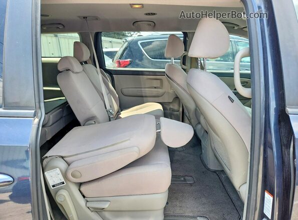 KNDMB5C12H6224635 2017 KIA SEDONA Синий Вид задней части салона