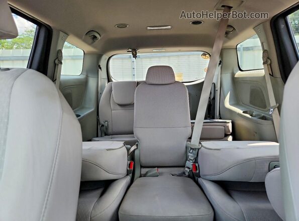 KNDMB5C12H6224635 2017 KIA SEDONA Синий Вид задних сидений