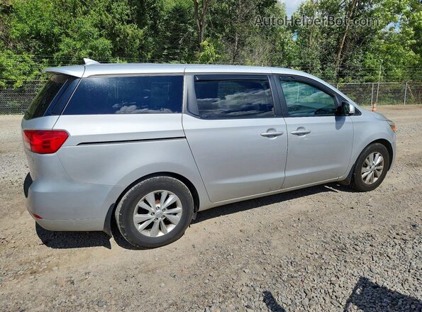 KNDMB5C12J6368076 2018 KIA SEDONA Silver Задня права чверть