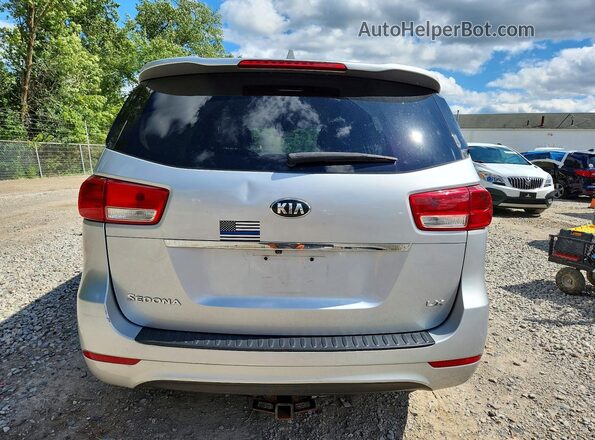 KNDMB5C12J6368076 2018 KIA SEDONA Silver Вид ззаду