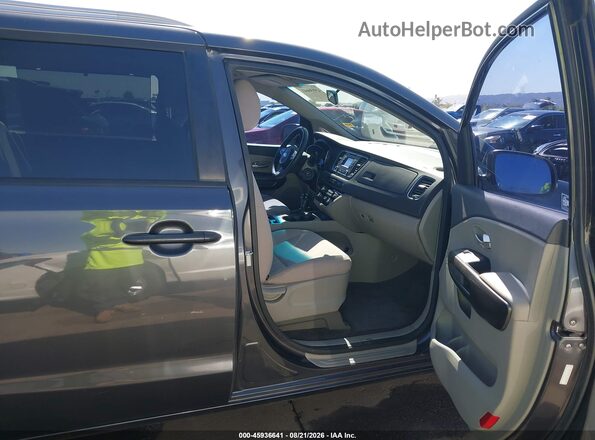 KNDMB5C13G6175797 2016 KIA SEDONA Gray Widok wnętrza z przodu