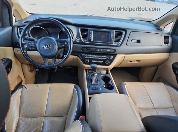 KNDMB5C13H6267431 2017 KIA SEDONA Бордовый Вид панели приборов