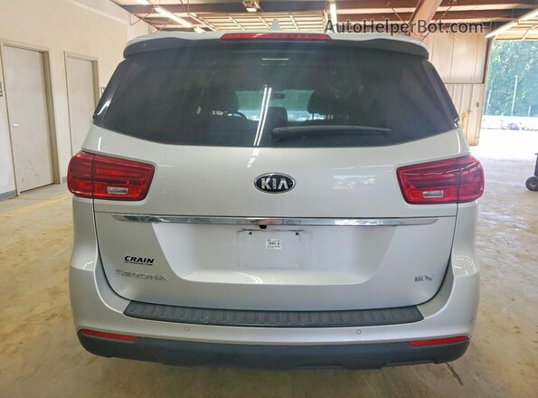 KNDMB5C13M6662199 2021 KIA SEDONA Silver Vista trasera