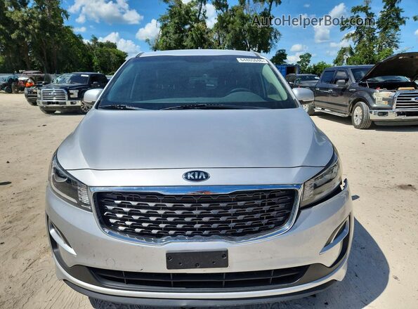 KNDMB5C13M6673509 2021 KIA SEDONA Silver Вид спереду