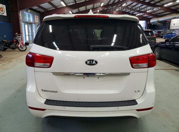 KNDMB5C14G6114359 2016 KIA SEDONA White Widok z tyłu
