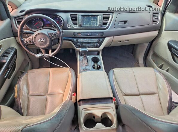 KNDMB5C14H6251898 2017 KIA SEDONA Silver Вид панелі приладів