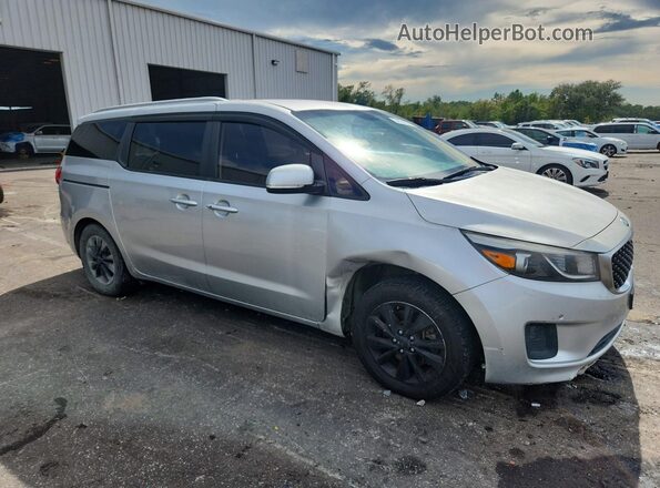 KNDMB5C14H6251898 2017 KIA SEDONA Silver Передня права чверть