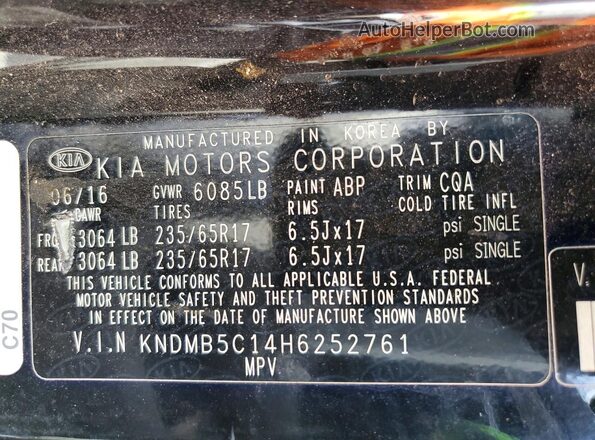 KNDMB5C14H6252761 2017 KIA SEDONA Black Vista de la etiqueta del VIN
