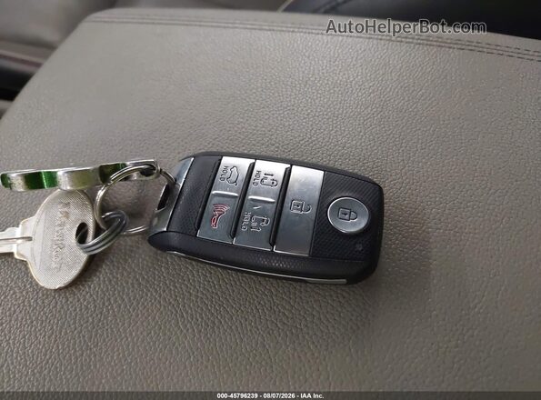 KNDMB5C14H6279720 2017 KIA SEDONA Серебряный Вид панели приборов