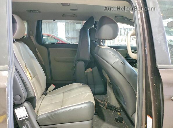 KNDMB5C14J6350906 2018 KIA SEDONA Коричневый Вид задних сидений