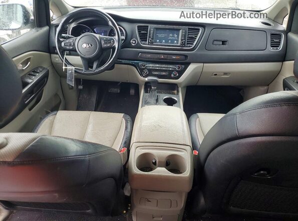 KNDMB5C14K6532803 2019 KIA SEDONA Белый Вид панели приборов