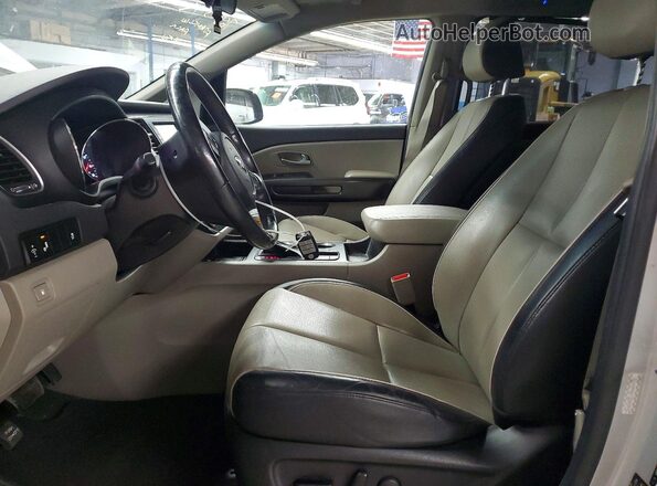 KNDMB5C14M6664771 2021 KIA SEDONA Silver Вид салону спереду