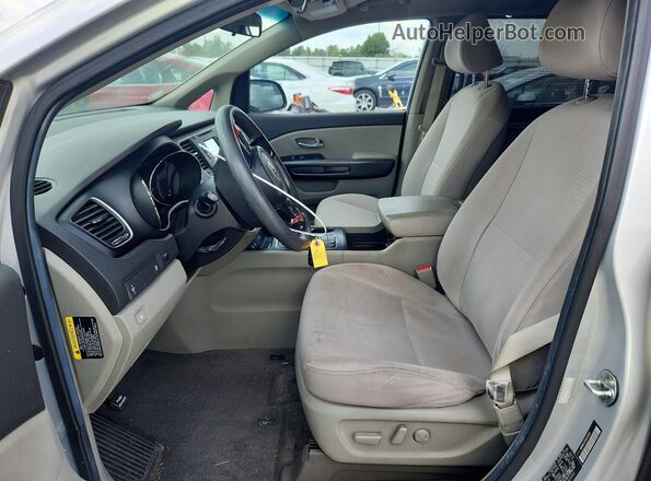 KNDMB5C15G6202823 2016 KIA SEDONA Silver Widok wnętrza z przodu