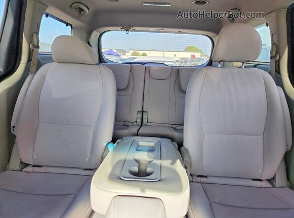 KNDMB5C16G6163546 2016 KIA SEDONA Black Widok tylnych siedzeń
