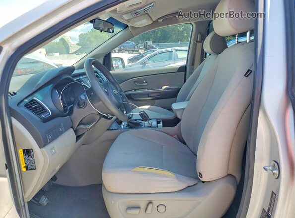 KNDMB5C16G6192366 2016 KIA SEDONA Silver Front interior view