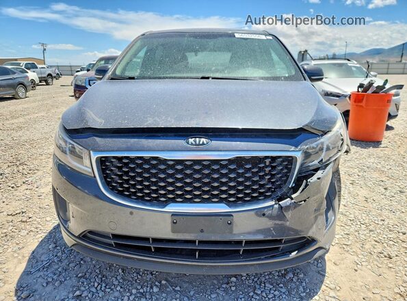 KNDMB5C16H6251269 2017 KIA SEDONA Gray Front view