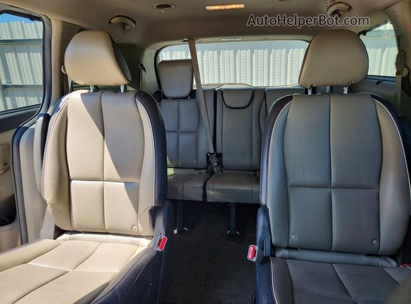 KNDMB5C16H6281923 2017 KIA SEDONA Silver Հետևի նստատեղերի տեսք