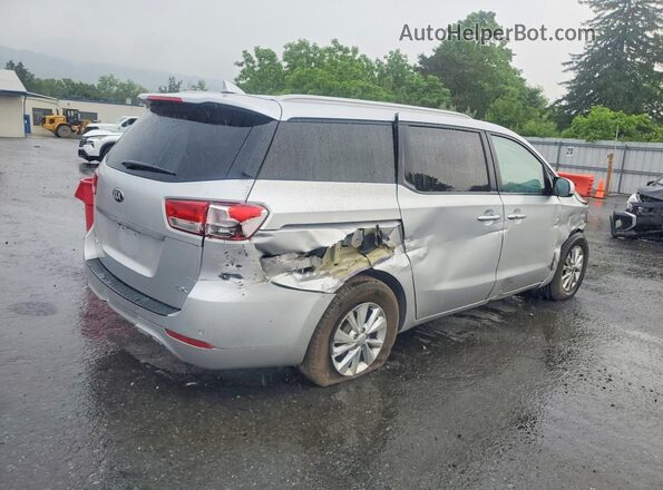 KNDMB5C16H6310370 2017 KIA SEDONA Серебряный Задняя правая четверть