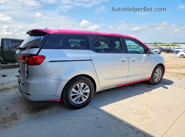 KNDMB5C16J6368081 2018 KIA SEDONA Silver Tył prawy