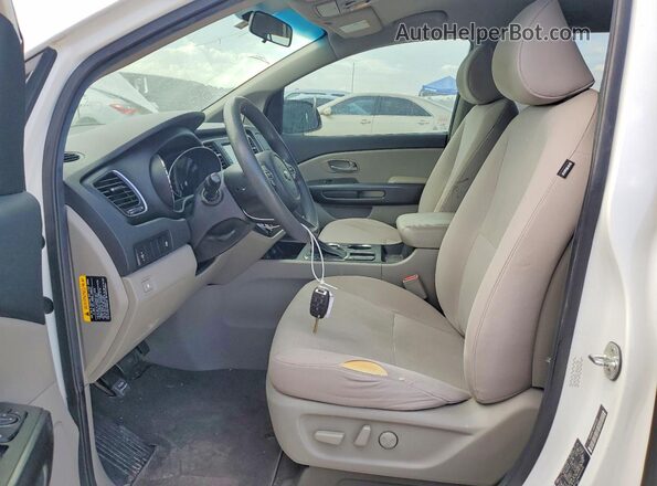 KNDMB5C16M6666358 2021 KIA SEDONA Белый Вид салона спереди