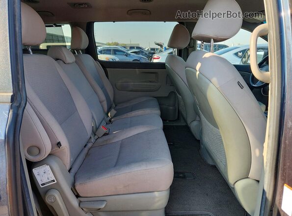 KNDMB5C17G6082376 2016 KIA SEDONA Blue Widok wnętrza z tyłu