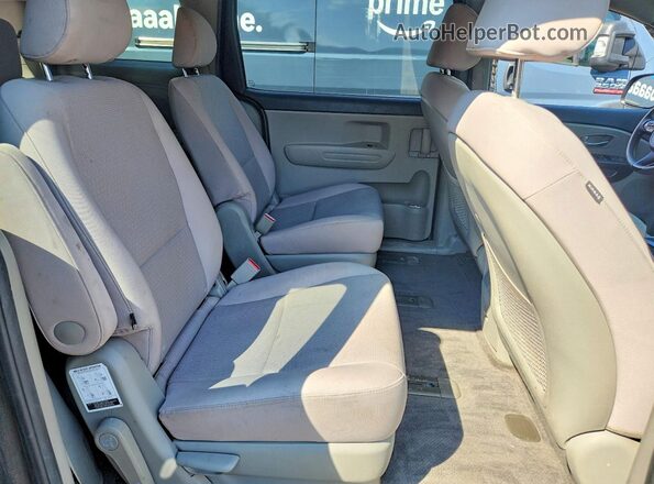 KNDMB5C17H6300883 2017 KIA SEDONA Gray Вид задніх сидінь