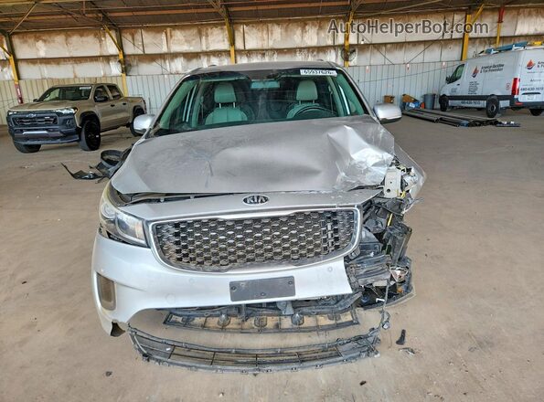 KNDMB5C17H6313102 2017 KIA SEDONA Silver Vista frontal