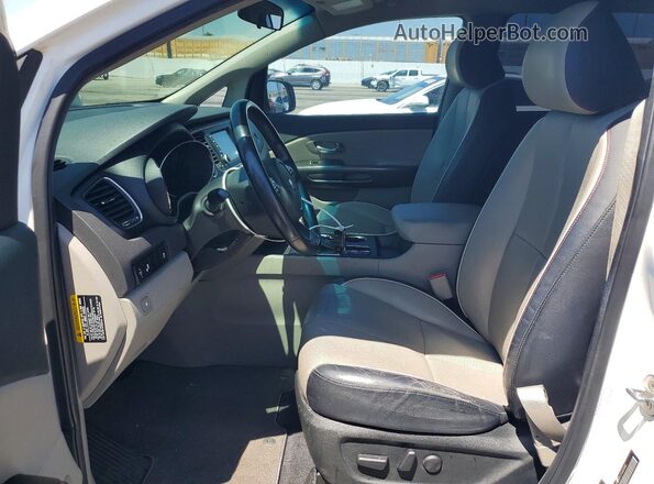 KNDMB5C17L6613585 2020 KIA SEDONA White Widok wnętrza z przodu