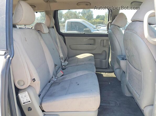 KNDMB5C18G6090129 2016 KIA SEDONA White უკანა სალონის ხედი