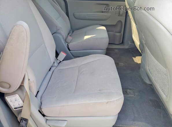 KNDMB5C19G6096716 2016 KIA SEDONA Blue Rear interior view