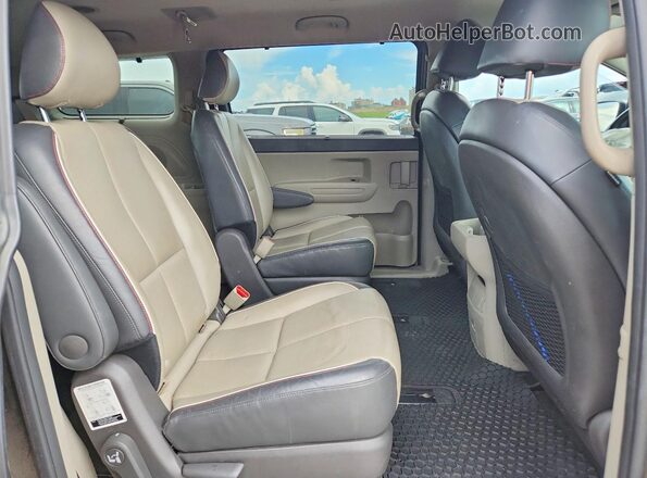 KNDMB5C19H6253386 2017 KIA SEDONA Charcoal Սալոնի հետևի տեսք