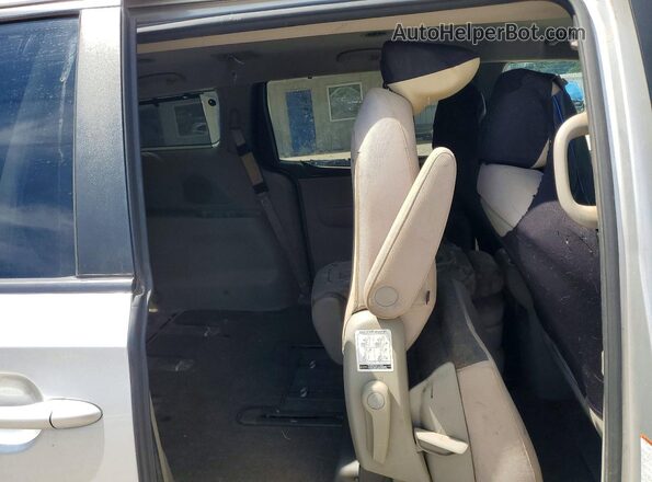 KNDMB5C1XG6094831 2016 KIA SEDONA Silver Вид задньої частини салону