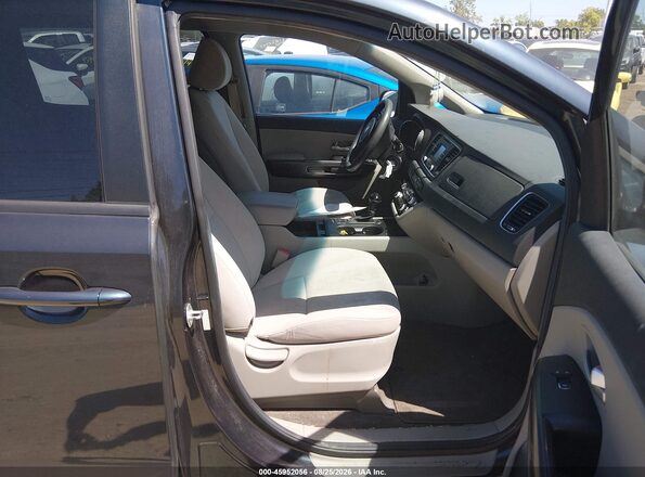 KNDMB5C1XG6207306 2016 KIA SEDONA Blue Widok wnętrza z przodu