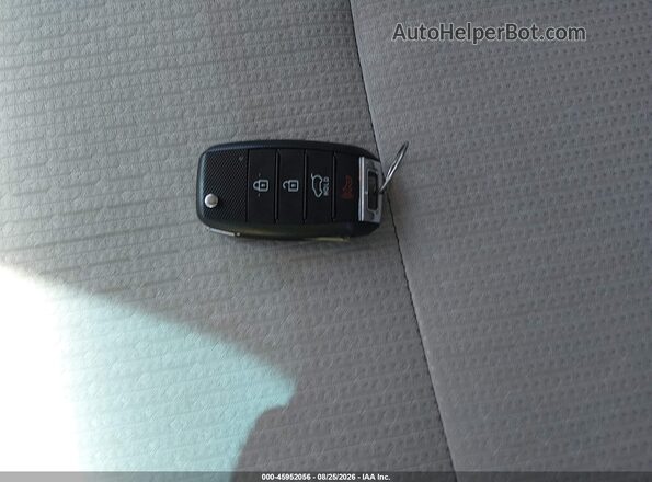 KNDMB5C1XG6207306 2016 KIA SEDONA Blue Widok deski rozdzielczej