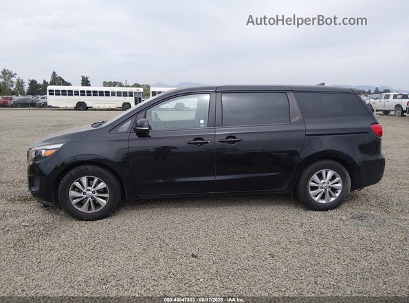 KNDMB5C1XH6230358 2017 KIA SEDONA Black 360 interior view