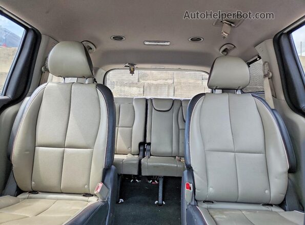 KNDMB5C1XH6245149 2017 KIA SEDONA White Вид задніх сидінь