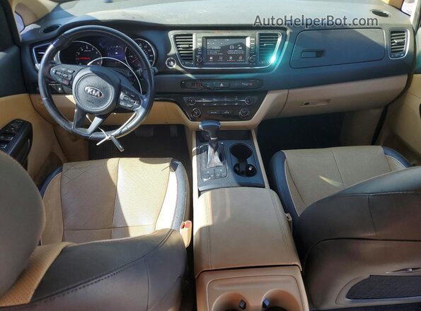 KNDMB5C1XH6321033 2017 KIA SEDONA Burgundy Dashboard view